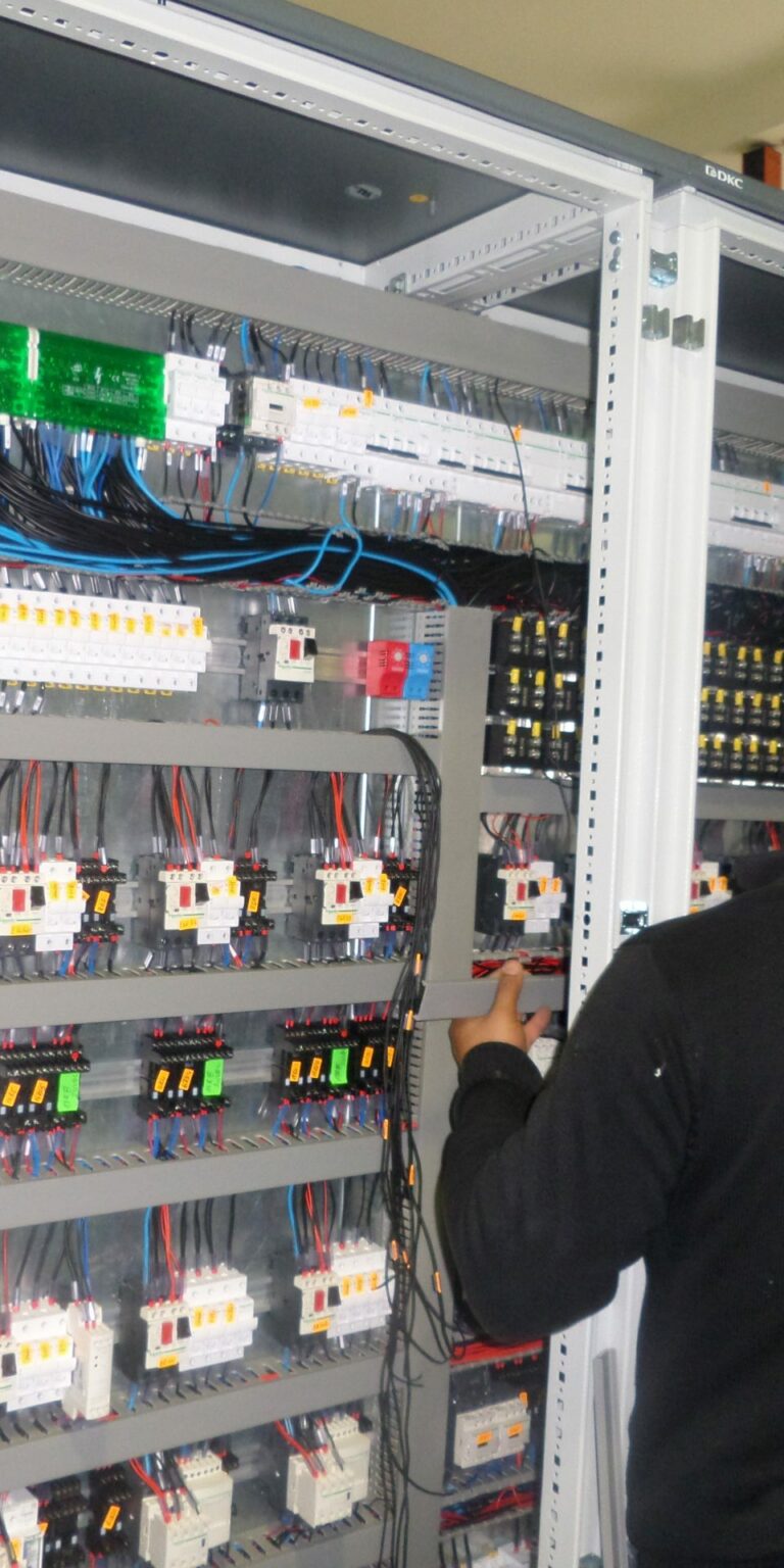 Confection une armoire avec transformateur 125kVA d’une station d’épuration à Tozeur